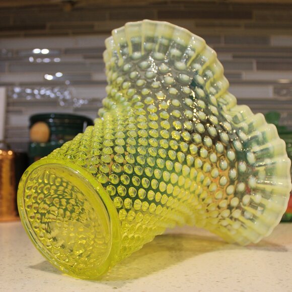 Topaz Opalescent Triangle Vase - Picture 7 of 14